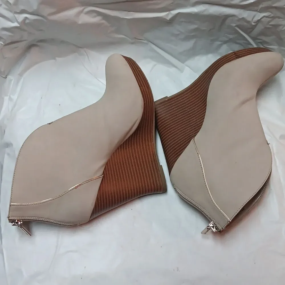 Jennifer Lopez Women's Cream Wedge Ankle Boots Size 7